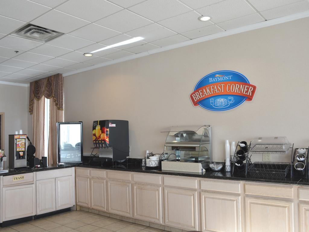 Baymont By Wyndham East Windsor Bradley Airport Hotel Eksteriør billede